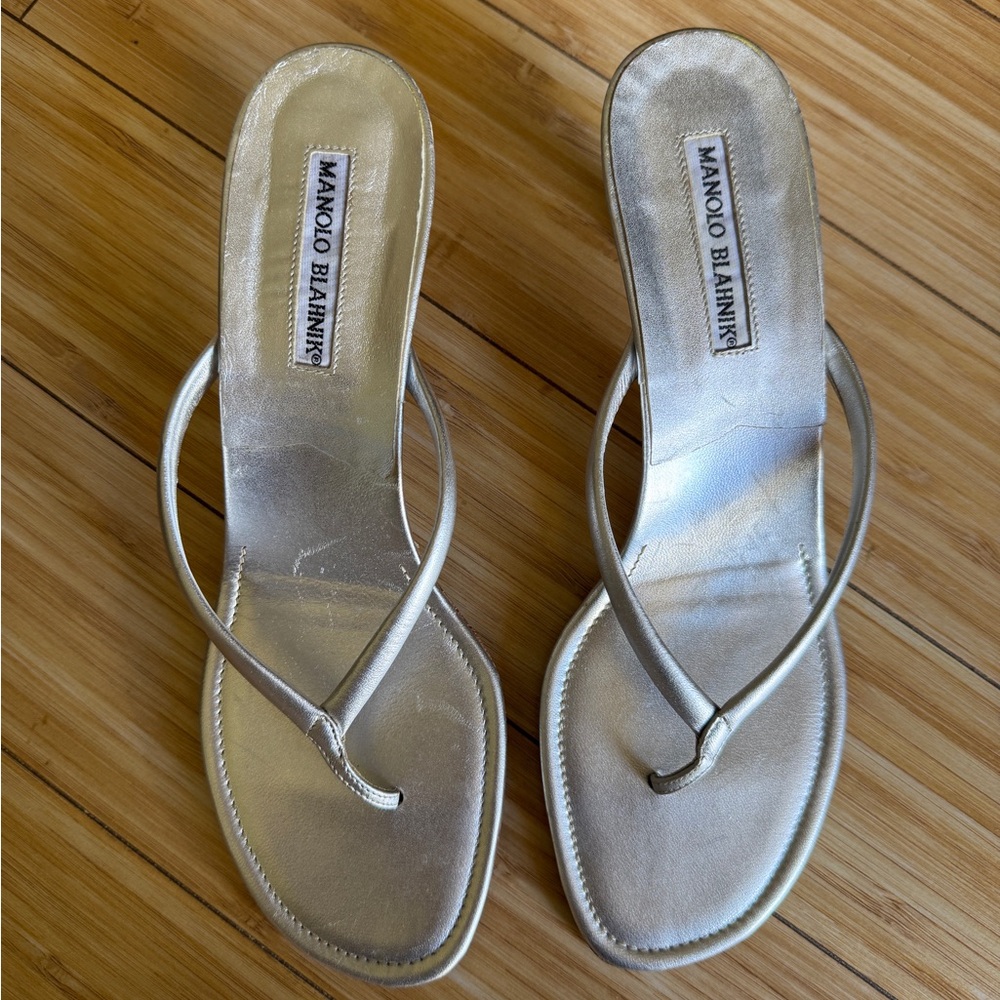 Manolo Blahnik Womens Kitten Heel Mules Sandals Silver Size 39.5 9.5
